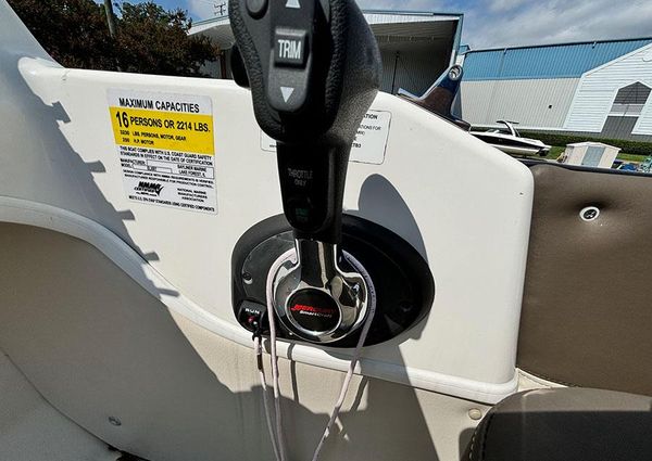 Bayliner Element XR7 image