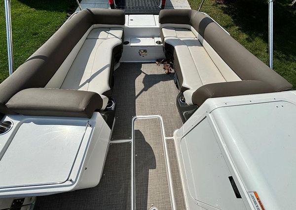 Bayliner Element XR7 image