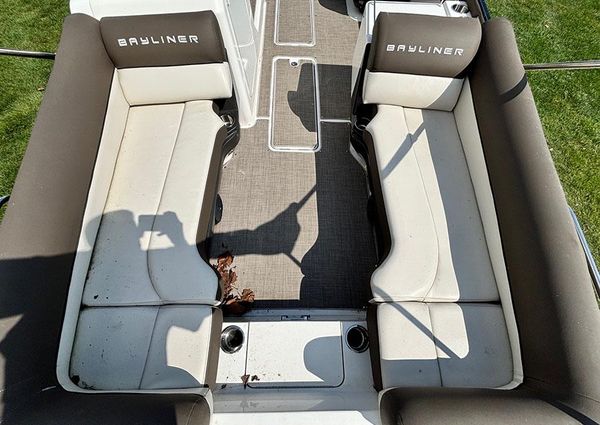 Bayliner Element XR7 image