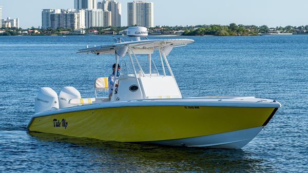 Island Runner center console