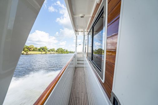 Beneteau Swift Trawler 52 image