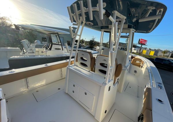 Cobia 301-CENTER-CONSOLE image