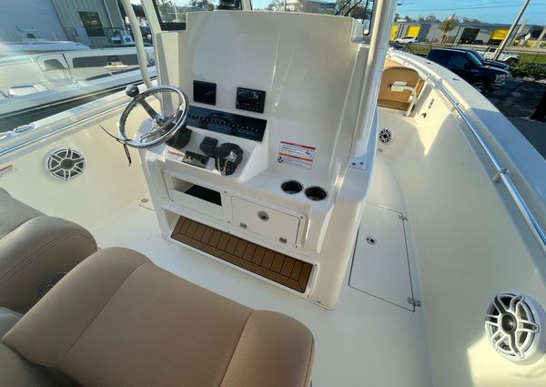 Cobia 301-CENTER-CONSOLE image