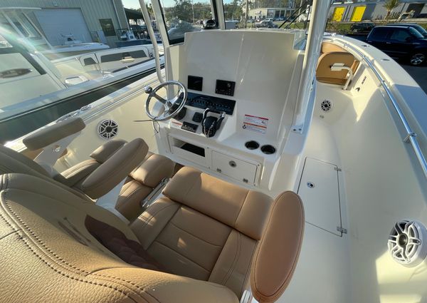 Cobia 301-CENTER-CONSOLE image