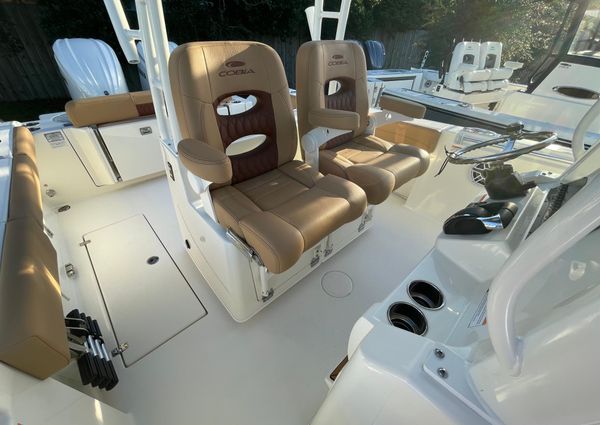 Cobia 301-CENTER-CONSOLE image