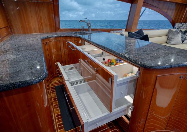 Winter-custom-yachts 62-CONVERTIBLE image