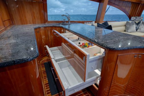 Winter Custom Yachts 62 Convertible image