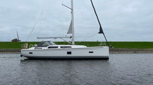 Hanse 388 