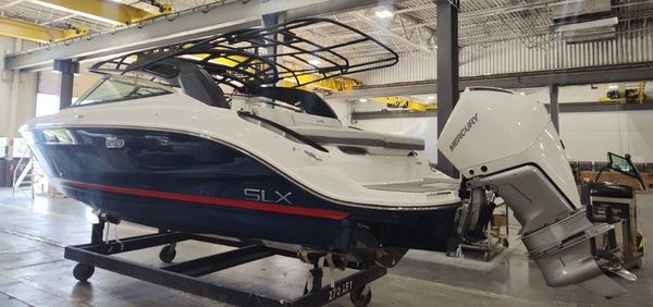 Sea Ray SLX 260 Outboard image