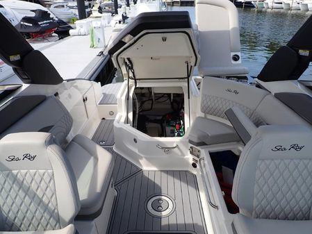 Sea Ray SLX 260 Outboard image