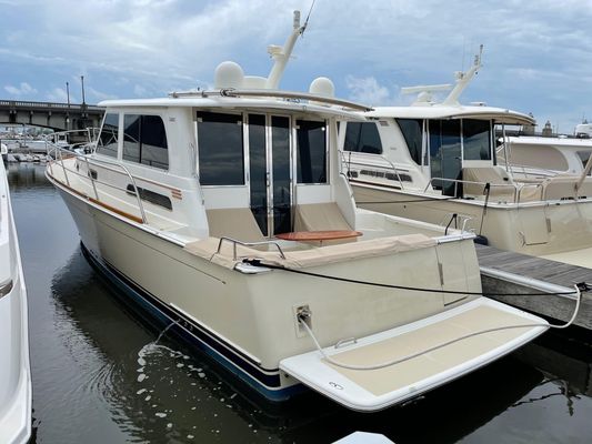 Sabre 42 Salon Express - main image