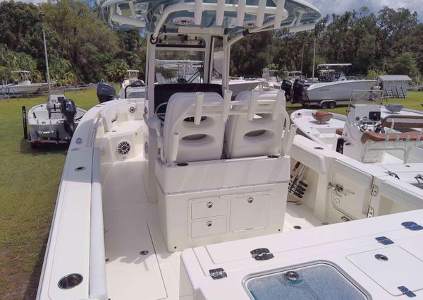 Cobia 265-CENTER-CONSOLE image