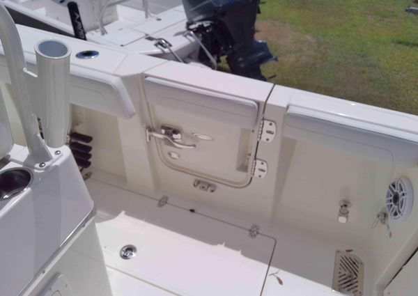 Cobia 265-CENTER-CONSOLE image