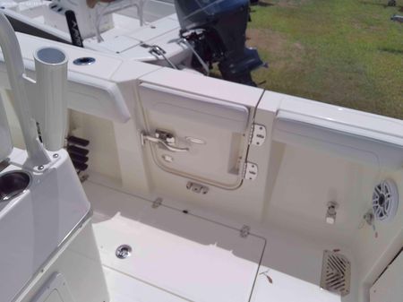 Cobia 265-CENTER-CONSOLE image