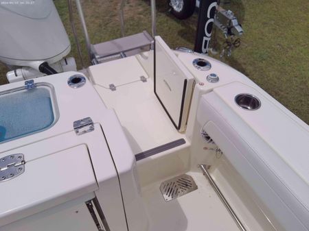 Cobia 265-CENTER-CONSOLE image