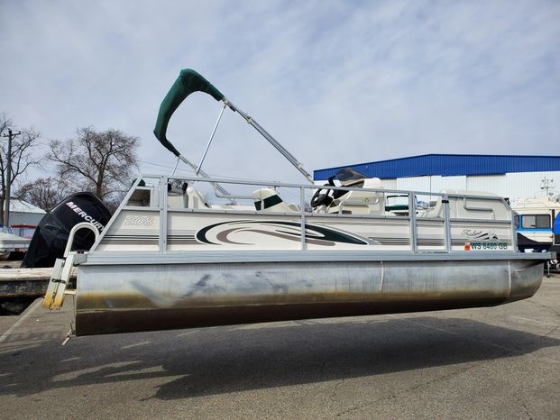 2000 Pontoon JC NEPTUNE TRIDENT208 La Crosse, Wisconsin - American Marine