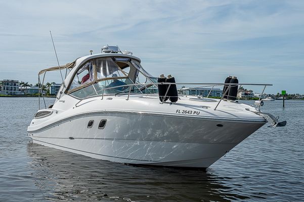 Sea Ray 330 Sundancer - main image