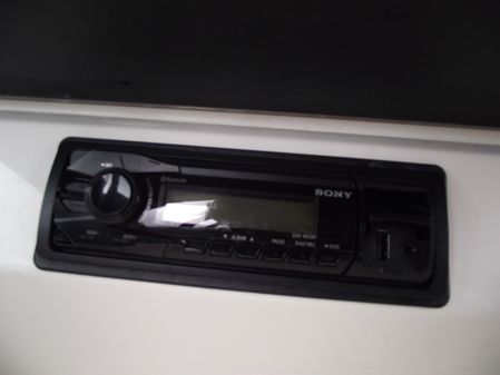 Sea Ray 21 SPXO image