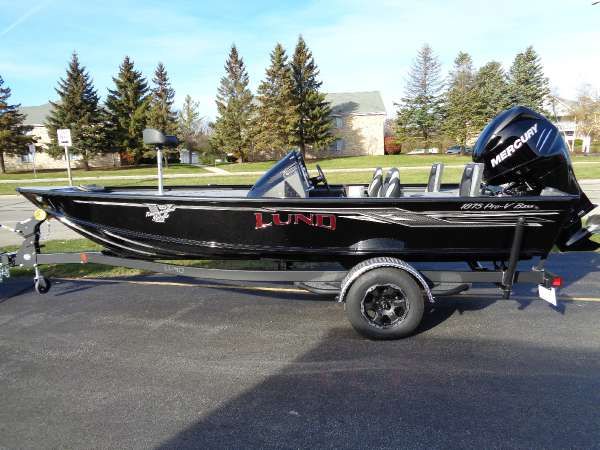 2018 Lund 1875 Pro-V Bass XS Hales Corners, Wisconsin - M-W Marine