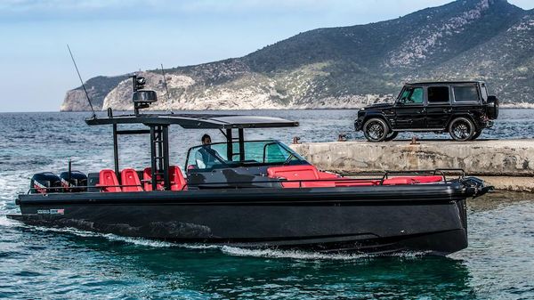 Axopar Brabus Shadow 800 Black Ops
