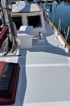 Island Trader Motor Sail image