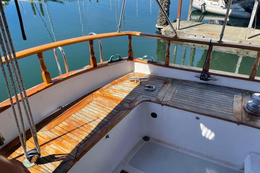 Island Trader Motor Sail image
