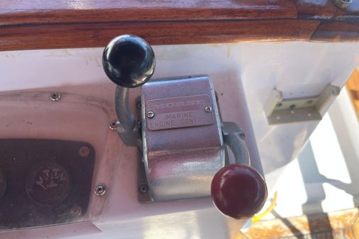 Island Trader Motor Sail image