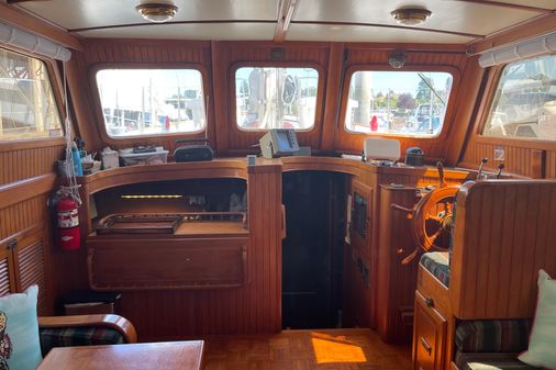 Island Trader Motor Sail image