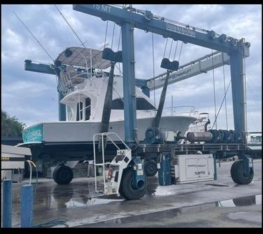 Luhrs 34 Convertible image