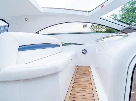 Sunseeker Predator 55 image