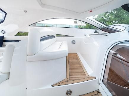 Sunseeker Predator 55 image