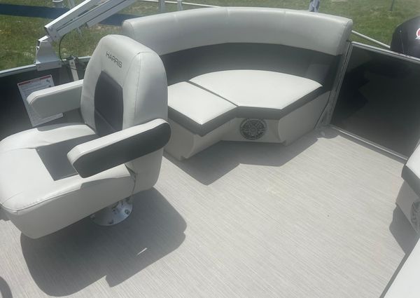 Harris FloteBote 210 Breeze image