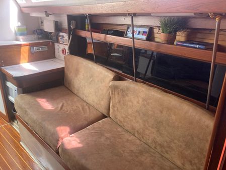 Catalina 34 image