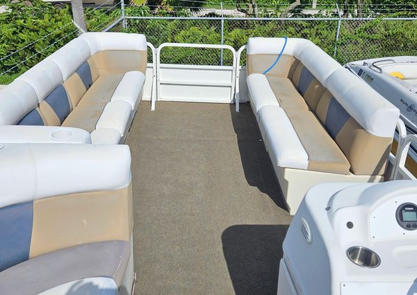 Bentley-pontoons 240-CRUISE image