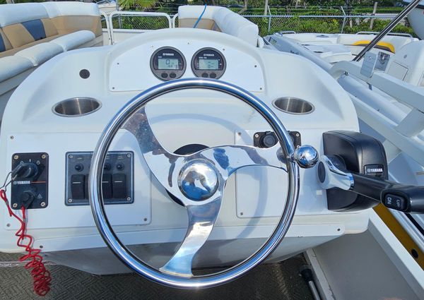 Bentley-pontoons 240-CRUISE image