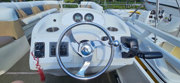 Bentley-pontoons 240-CRUISE image