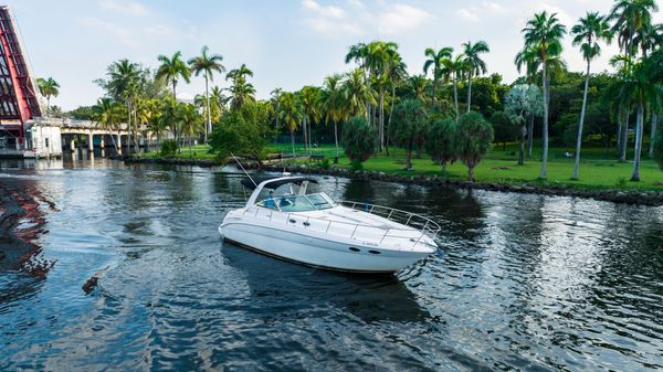 Sea Ray 380 Sundancer
