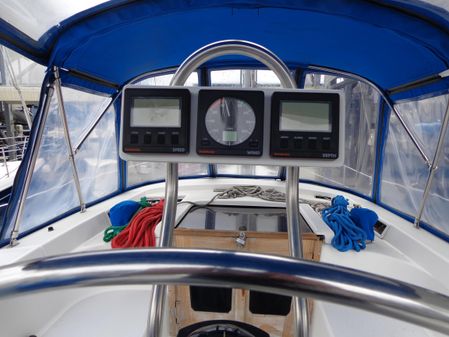 Morgan Center Cockpit Sloop image