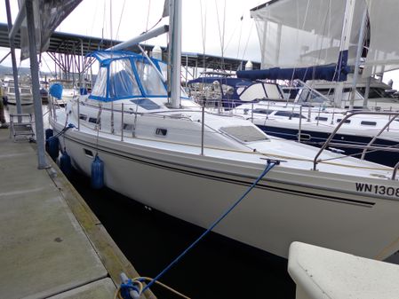 Morgan Center Cockpit Sloop image