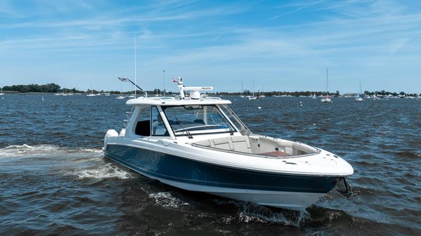 Boston Whaler 38 Realm image