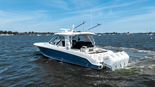 Boston Whaler 38 Realm image