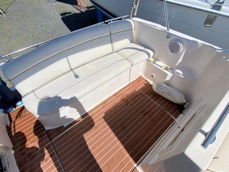 Rinker 270 Express Cruiser image