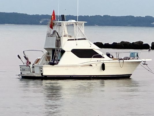 Hatteras Convertible - main image