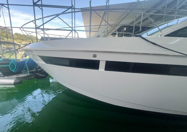 Cruisers Yachts 54 Cantius image