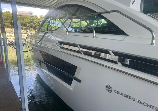 Cruisers Yachts 54 Cantius image