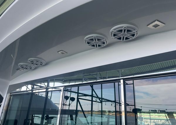 Cruisers Yachts 54 Cantius image