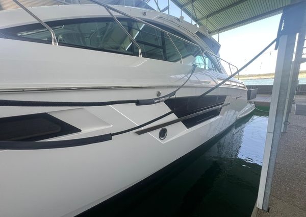 Cruisers Yachts 54 Cantius image
