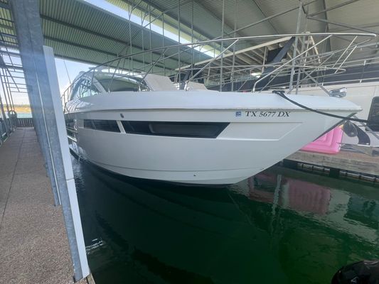 Cruisers Yachts 54 Cantius - main image