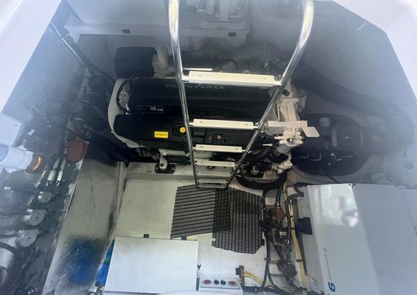 Cruisers Yachts 54 Cantius image