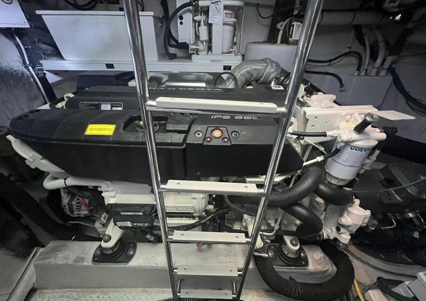 Cruisers Yachts 54 Cantius image